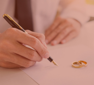 Divorce lawyer in Toronto | Signing agreements